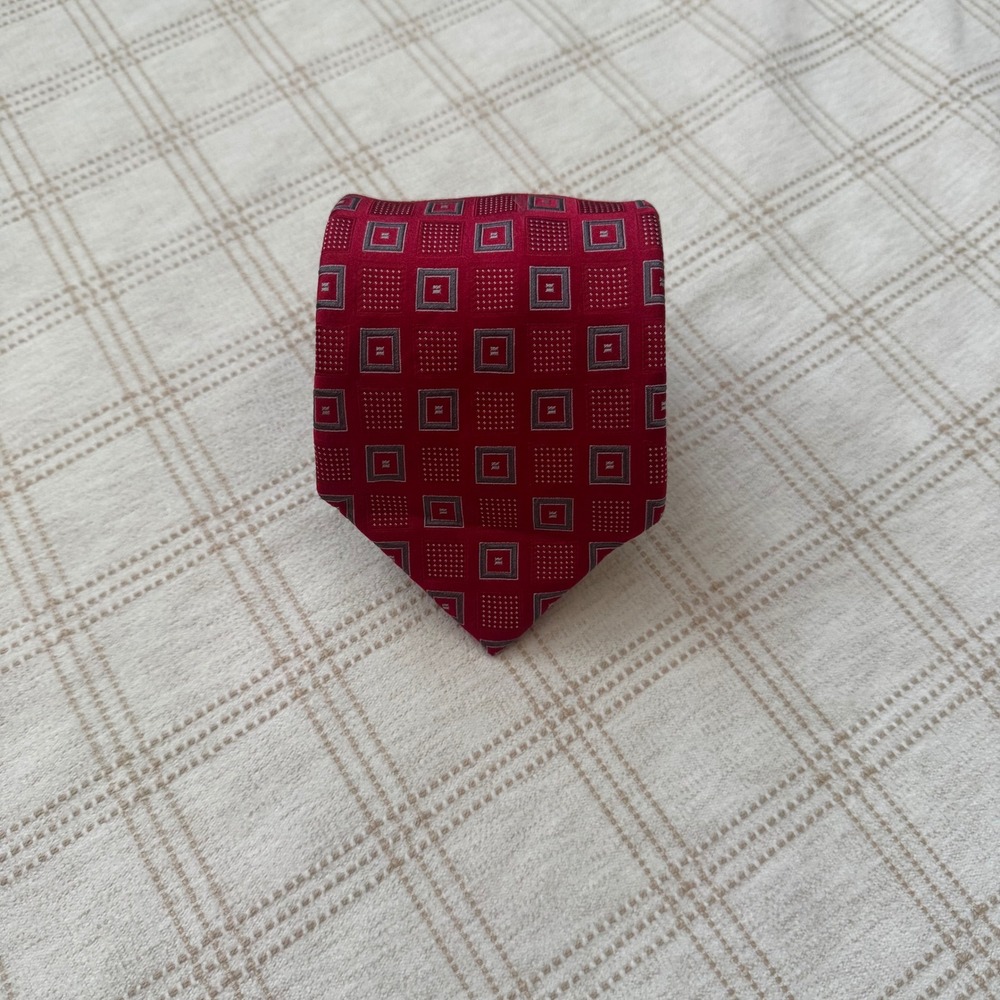 Donald J Trump Signature Collection Red Geometric Silk Power Tie Hand Made